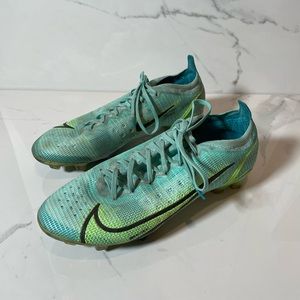Soccer cleats: Nike mercurial vapor 14 elite fg (green)
